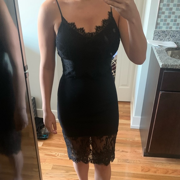 Socialite Black Lace Midi Dress - Picture 5 of 5